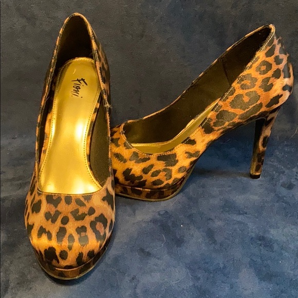 Brown Leopard Print Heels - Picture 1 of 3